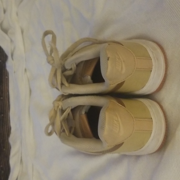 Nike - Picture 3 of 4